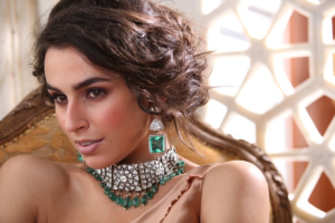 Emerald & diamond Choker with Emerald earrings by Jaipur Gems